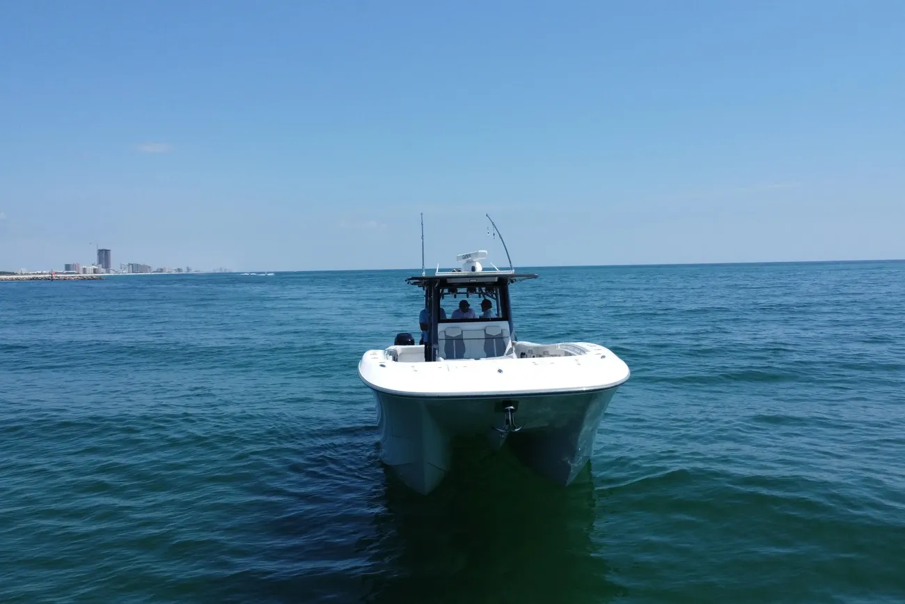 Thumbnail von Invincible 46 Catamaran REEL DEPLOYMENT