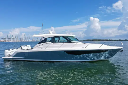 Tiara Yachts 43LE