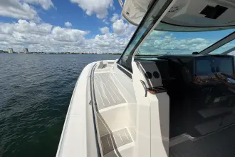 Thumbnail von Tiara Yachts 43LS MARILEE