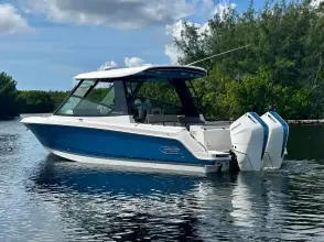 Thumbnail von Boston Whaler 330 Vantage