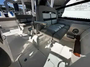 Thumbnail von Boston Whaler 330 Vantage