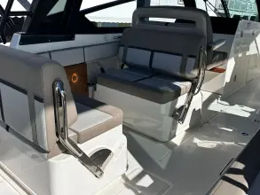 Thumbnail von Boston Whaler 330 Vantage