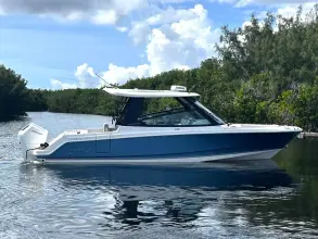 Thumbnail von Boston Whaler 330 Vantage