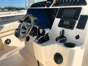 Thumbnail von Grady White Canyon 336