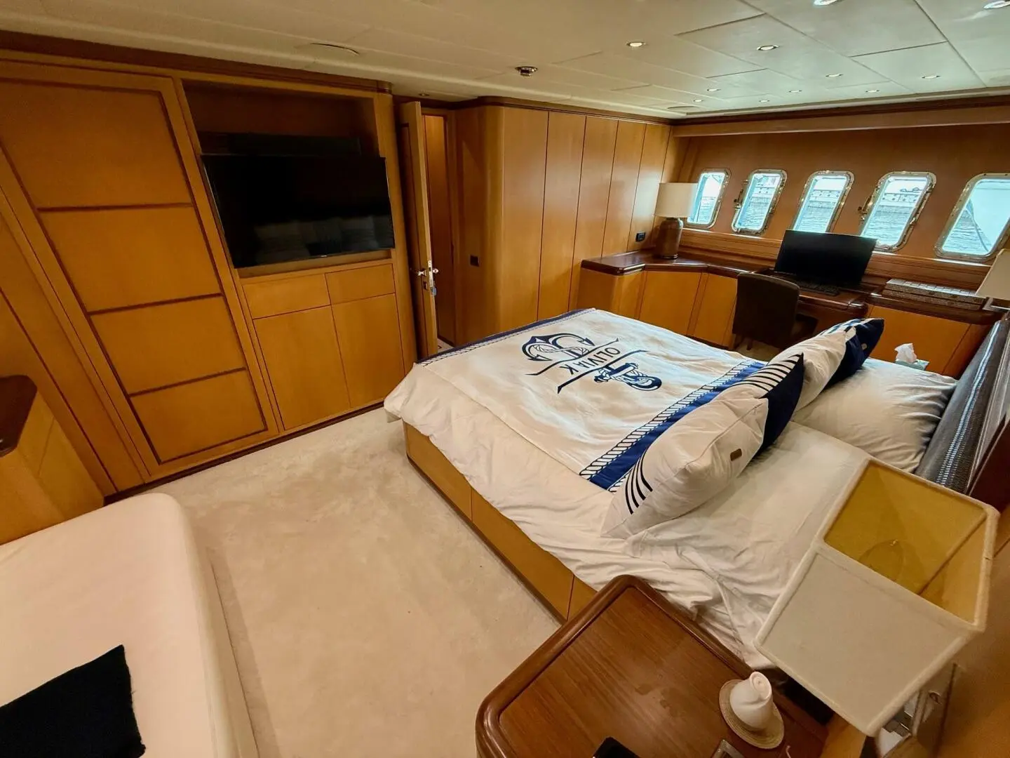 Thumbnail von Mangusta 92 OLIVIA K