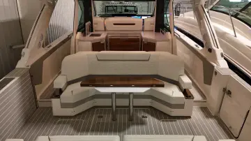 Thumbnail von Tiara Yachts 48LS