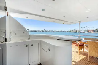 Thumbnail von Horizon Motor Yachts Custom 98 Tri-Deck REVERIE