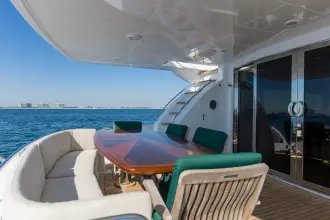 Thumbnail von Hatteras 80 Enclosed Bridge Skylounge