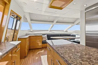 Thumbnail von Hatteras 80 Enclosed Bridge Skylounge