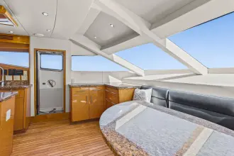 Thumbnail von Hatteras 80 Enclosed Bridge Skylounge