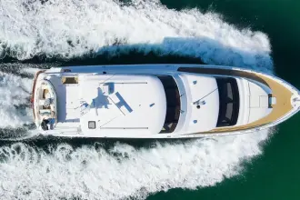 Thumbnail von Hatteras 80 Enclosed Bridge Skylounge