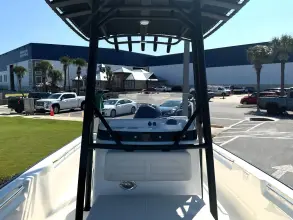 Thumbnail von Boston Whaler 190 Montauk