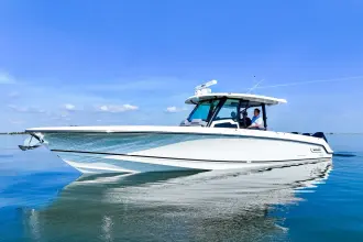 Thumbnail von Boston Whaler 380 Outrage