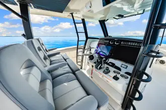 Thumbnail von Boston Whaler 380 Outrage