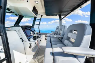 Thumbnail von Boston Whaler 380 Outrage