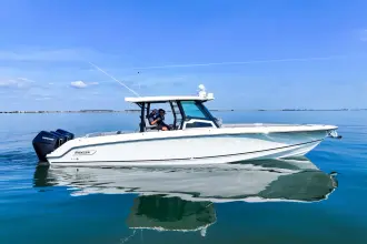 Thumbnail von Boston Whaler 380 Outrage