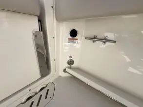 Thumbnail von Boston Whaler 270 Vantage