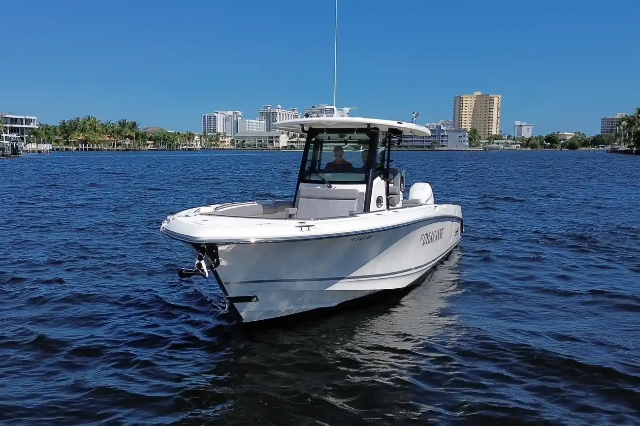 Thumbnail von Boston Whaler 330 Outrage
