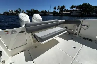 Thumbnail von Boston Whaler 330 Outrage