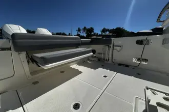 Thumbnail von Boston Whaler 330 Outrage