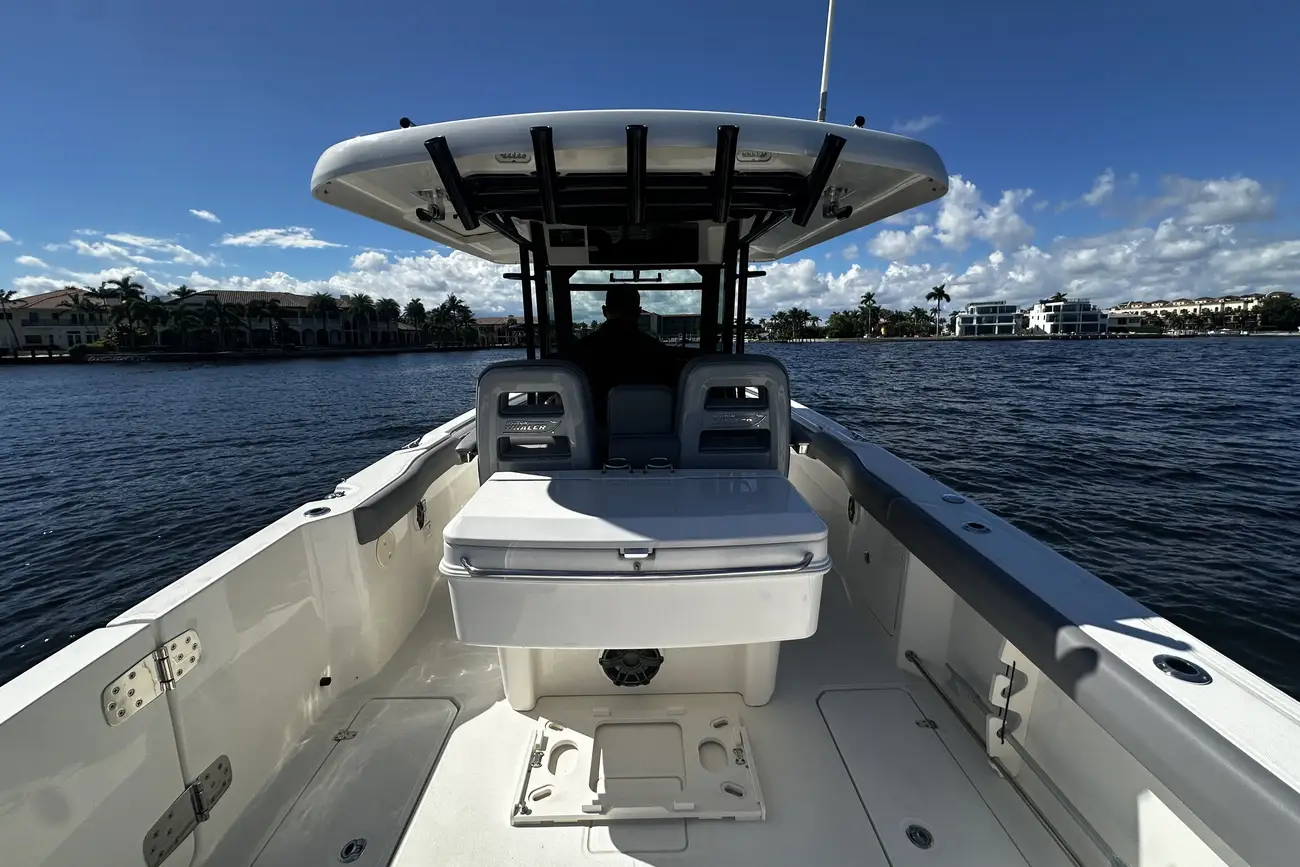 Thumbnail von Boston Whaler 330 Outrage