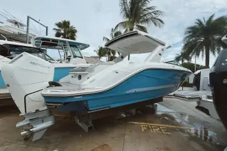 Sea Ray SLX 310 Outboard