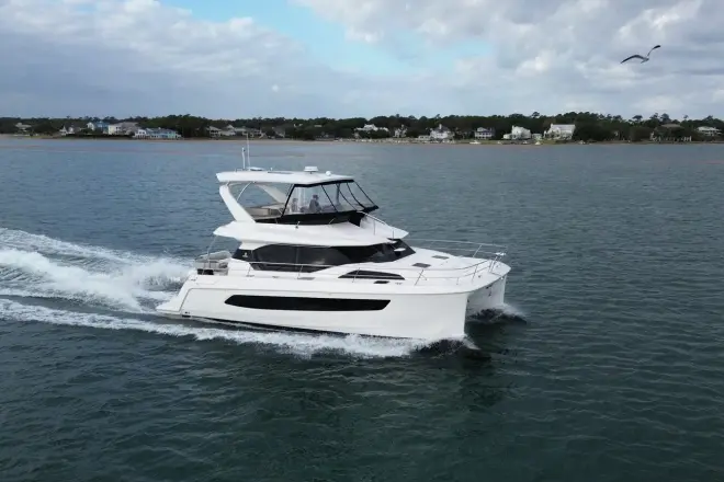 Aquila 44 Yacht