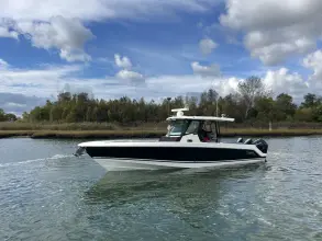 Thumbnail von Boston Whaler 360 Outrage