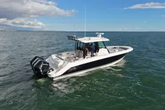 Thumbnail von Boston Whaler 360 Outrage