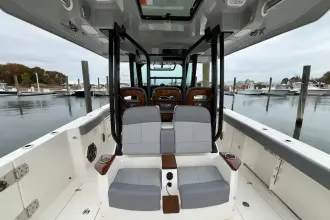 Thumbnail von Boston Whaler 360 Outrage