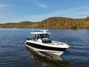 Thumbnail von Boston Whaler 360 Outrage