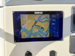 Thumbnail von Boston Whaler 210 Montauk