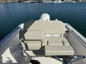 Thumbnail von Boston Whaler 210 Montauk