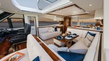 Thumbnail von Riviera 6800 Sport Yacht