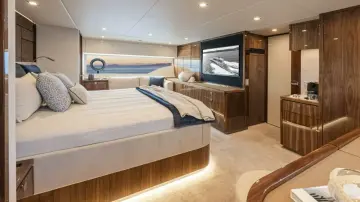 Thumbnail von Riviera 6800 Sport Yacht