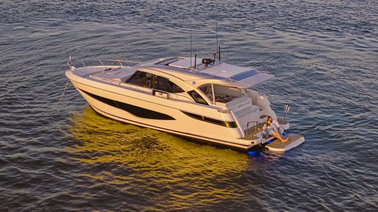 Thumbnail von Riviera 4300 Sports Express