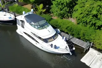 Thumbnail von Carver 466 モーターヨット