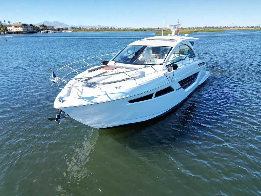 Thumbnail von Cruisers Yachts 50 Cantius