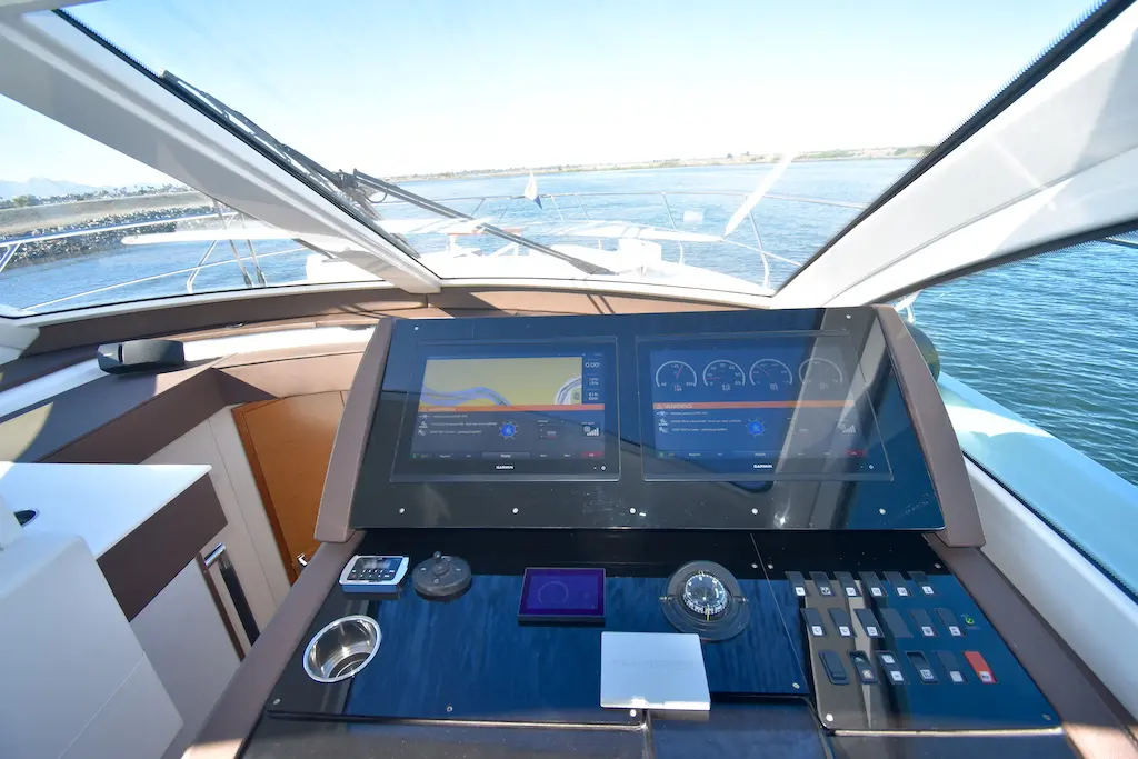 Thumbnail von Cruisers Yachts 50 Cantius