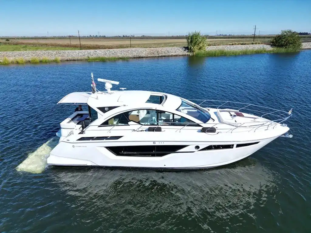 Thumbnail von Cruisers Yachts 50 Cantius