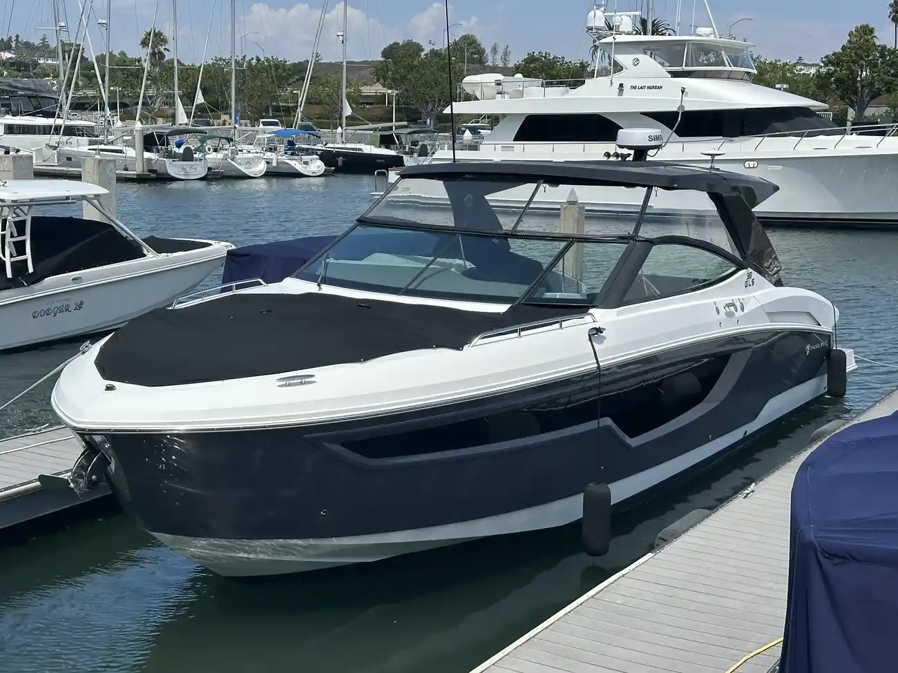 Cruisers Yachts 38 GLS OB