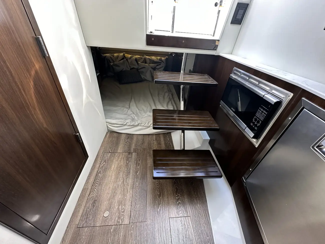 Thumbnail von Cruisers Yachts 38 GLS OB