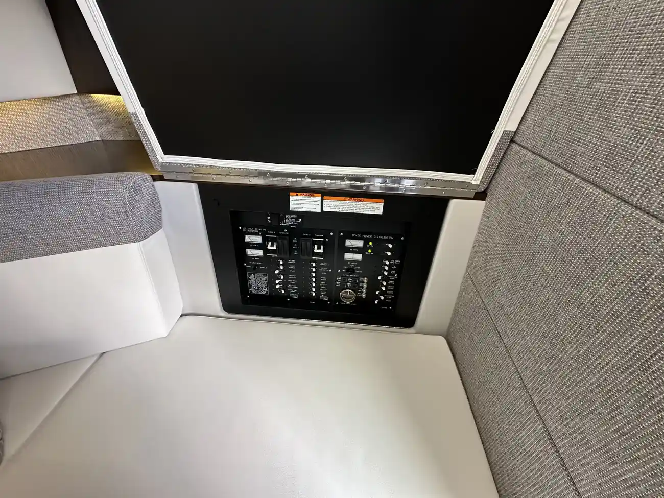 Thumbnail von Cruisers Yachts 38 GLS OB