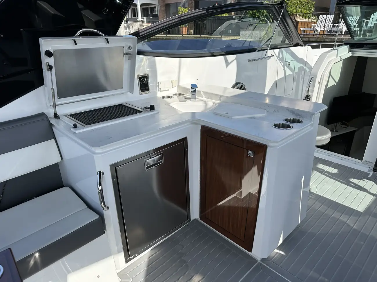 Thumbnail von Cruisers Yachts 38 GLS OB