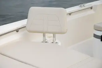 Thumbnail von Boston Whaler 210 Montauk
