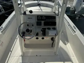 Thumbnail von Boston Whaler 210 Montauk