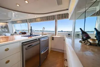 Thumbnail von Lazzara Yachts 76 Моторная Яхта