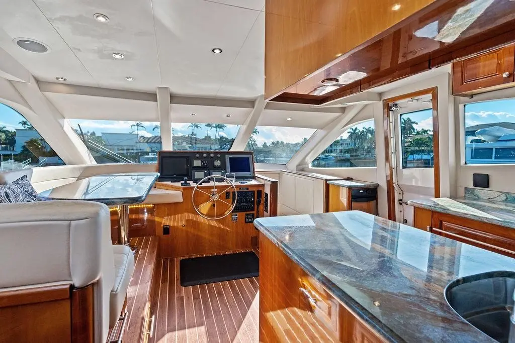 Thumbnail von Hatteras 64 Motor-Yacht
