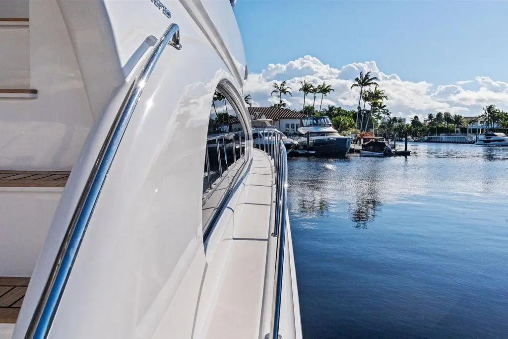 Thumbnail von Hatteras 64 Motor-Yacht