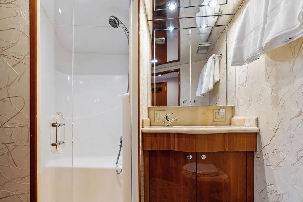 Thumbnail von Hatteras 64 Motor-Yacht